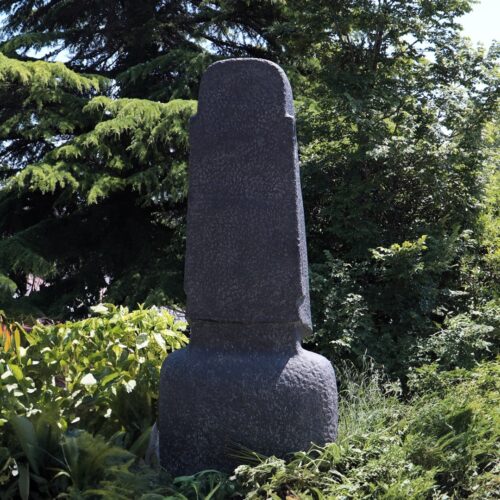 statue moai ile de paque en pierre noir reconstituée 150cm grande xl pour exterieur