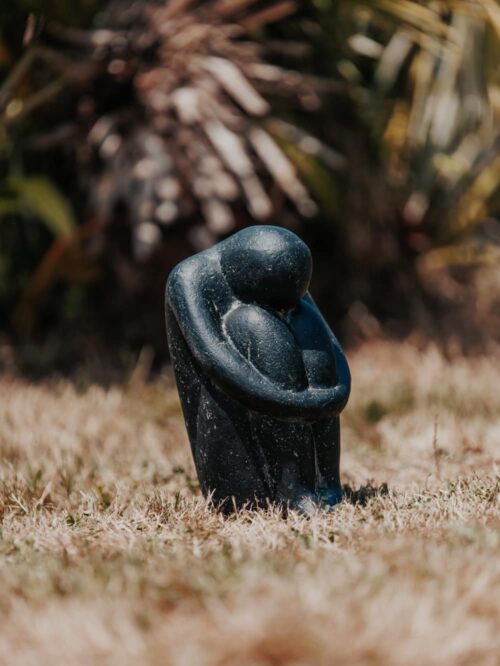 statue de jardin femme moderne yoga position oeuf noir antique 30cm grossiste statue de jardin