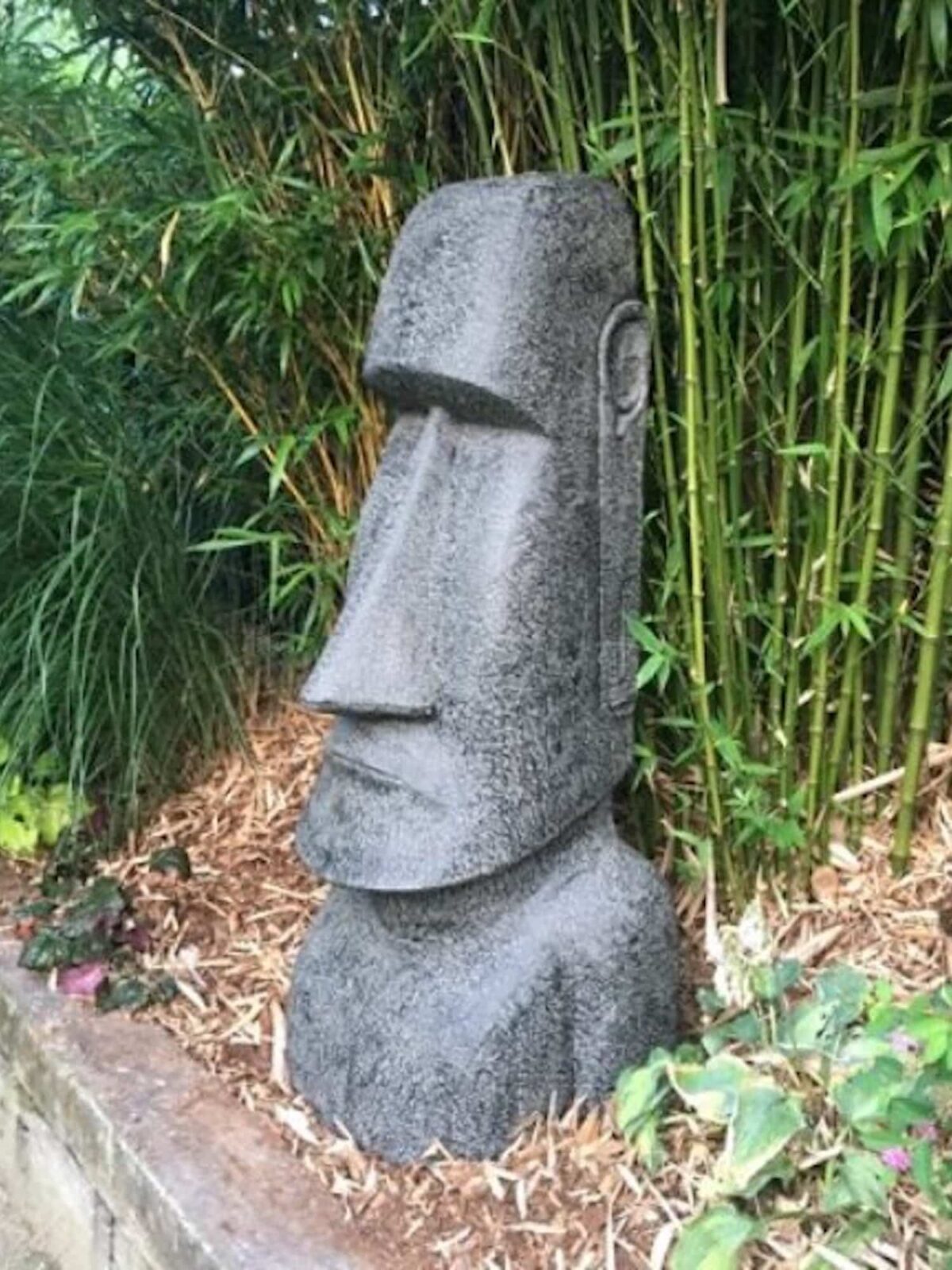 Statue de Jardin île de Pâques Moaï Bambou Visage Allongé 150 cm en colère Grossiste, Importateur, Fournisseur Architecte Paysagiste pépinière Jardinerie Pisciniste