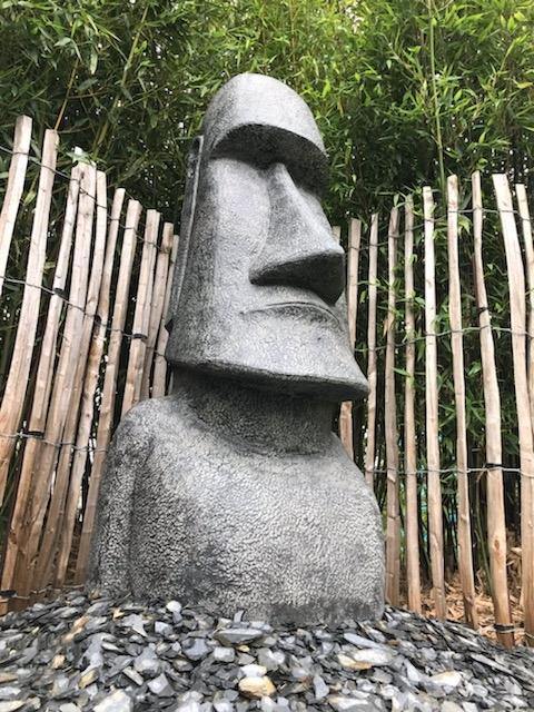 Statue de Jardin île de Pâques Moaï Visage Allongé 150 cm en colère Grossiste, Importateur, Fournisseur Architecte Paysagiste pépinière Jardinerie Pisciniste