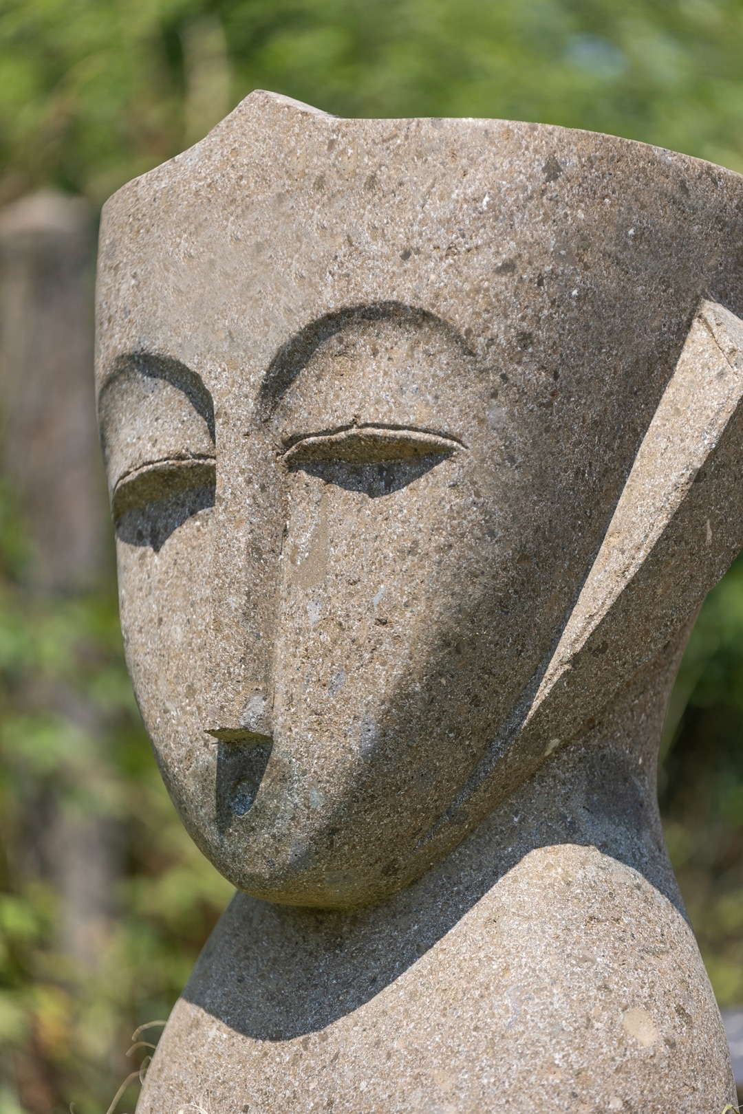 statue de jardin visage moai jardiniere fleur en pierre naturelle