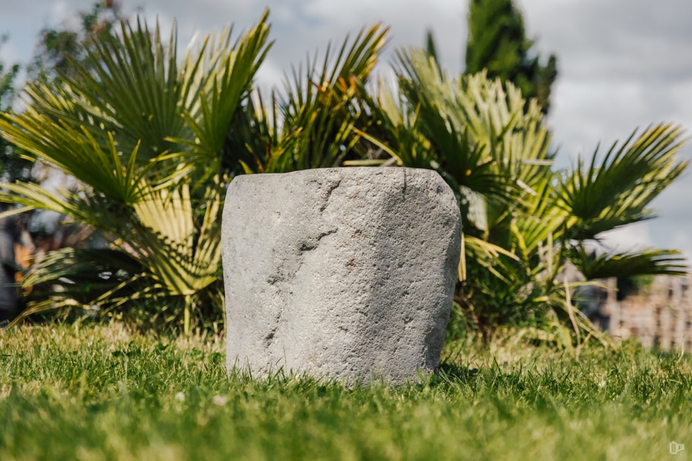 banc tabouret de jardin ou socle pour statue extérieur en pierre de rivière naturelle 50cm