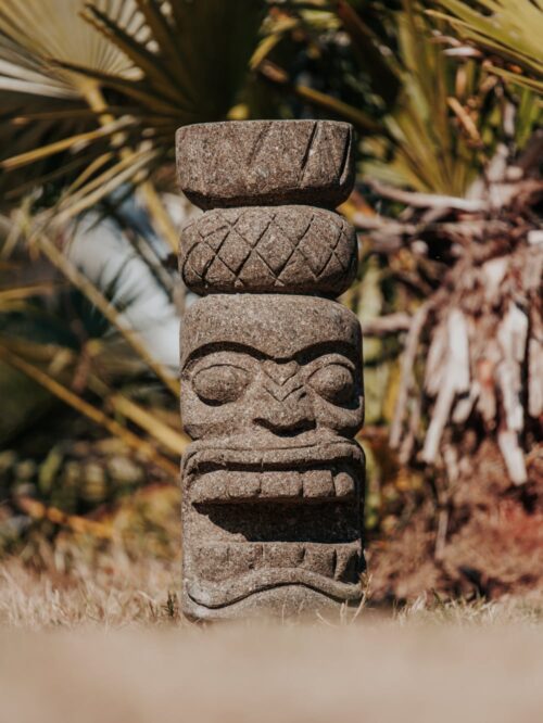 sculpture statue de jardin totem tiki polynésie en pierre volcanique 50cm pirae statue de jardin tikibar