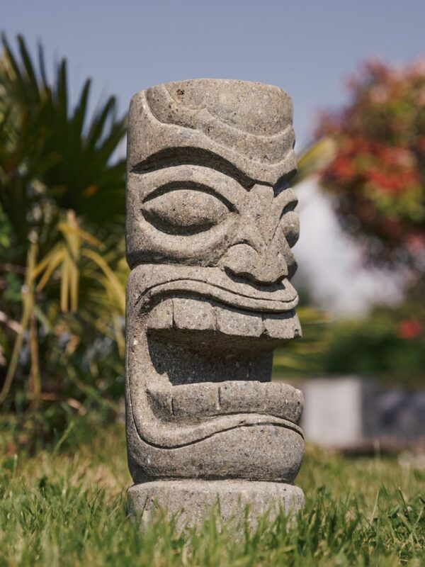 Statue Totem Jardin Tiki Extérieur Polynésie Océanie en Pierre Volcanique Naturelle 50cm Arue Grossiste statue de jardin