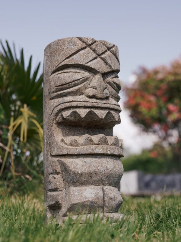 Statue Tiki Totem Jardin Extérieur Polynésie Océanie en Pierre Volcanique Naturelle 50cm Uta Grossiste statue de jardin