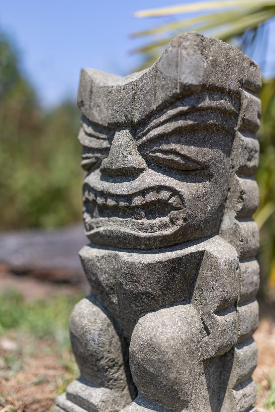 statue de jardin tiki warrior en pierre naturelle polynesie