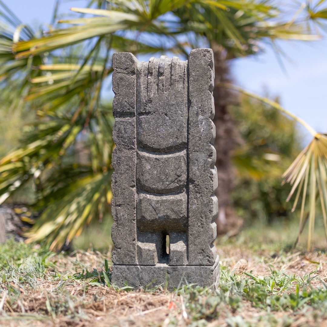 statue extérieur tiki totem warrior en pierre naturelle polynesie