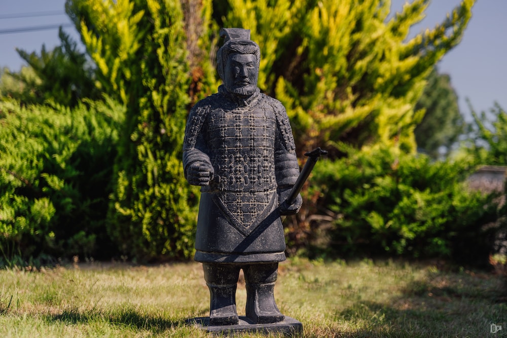 statue guerrier chinois xian debout lance jardin extérieur noir 100cm grossiste statue de jardin