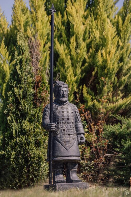 statue guerrier chinois xian debout lance allée extérieur noir 100cm grossiste statue de jardin
