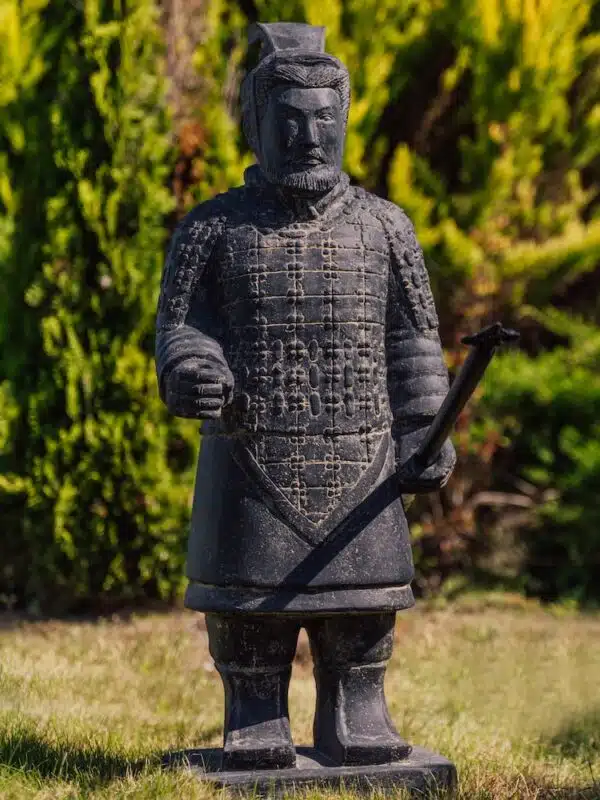 statue de jardin guerrier chinois xian debout lance jardin extérieur noir 100cm grossiste statue de jardin