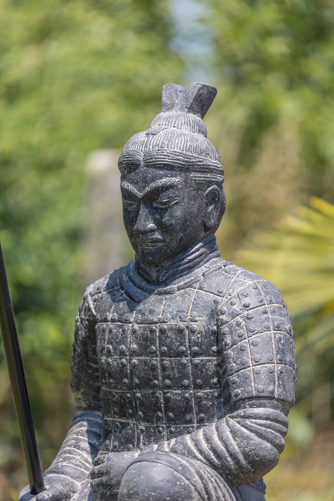 statue de jardin guerrier chinois xian en pierre noir