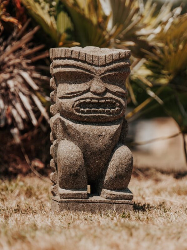statue de jardin extérieur totem tiki polynésie pierre naturelle 50cm tupai grossiste statue de jardin