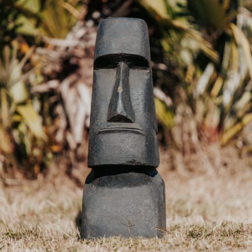 statue ile de pâques moai pour extérieur jardin en pierre naturelle noir antique 50cm grossiste statue de jardin