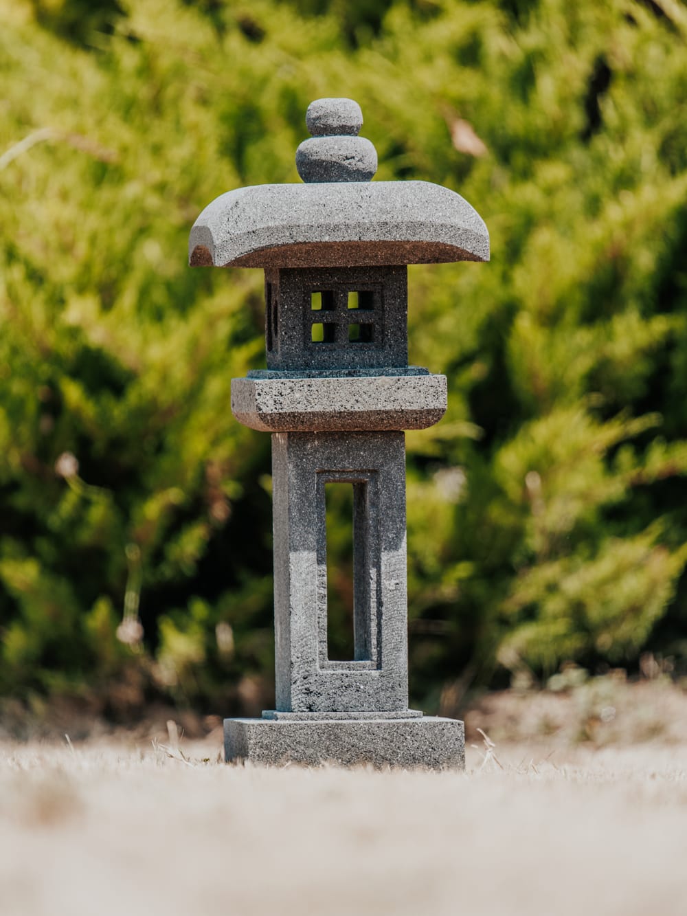 lampe japonaise lanterne statue de jardin en pierre naturelle 75cm kintai grossiste statue de jardin