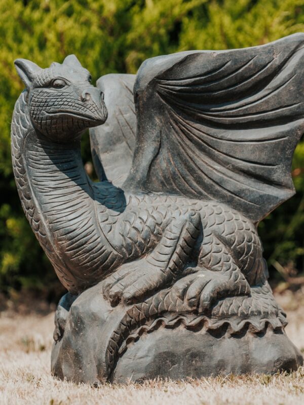 statue de jardin extérieur dragon en pierre naturelle noir antique 70cm grossiste statue de jardin
