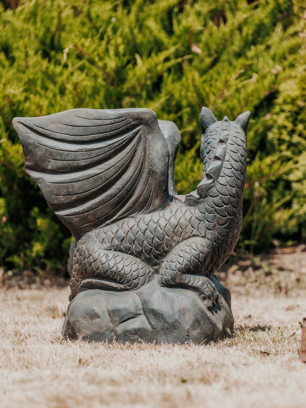statue de jardin extérieur dragon dofus en pierre naturelle noir antique 70cm grossiste statue de jardin