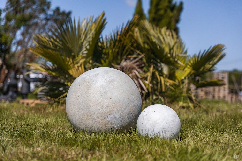 boule sphere deco jardin massif terrace blanc antique diametre 20 cm 30cm 40cm 50cm grossiste