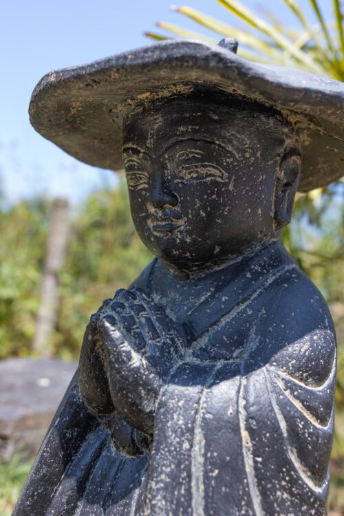 décoration extérieur moine de la sagesse avec chapeau pierre noir 60cm 2 2