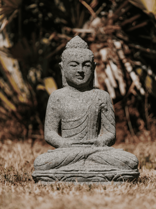 statue de jardin bouddha assis méditation extérieur en pierre volcanique 45cm décoration