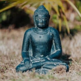 Statue Bouddha assis zen jardin extérieur noir antique 30cm