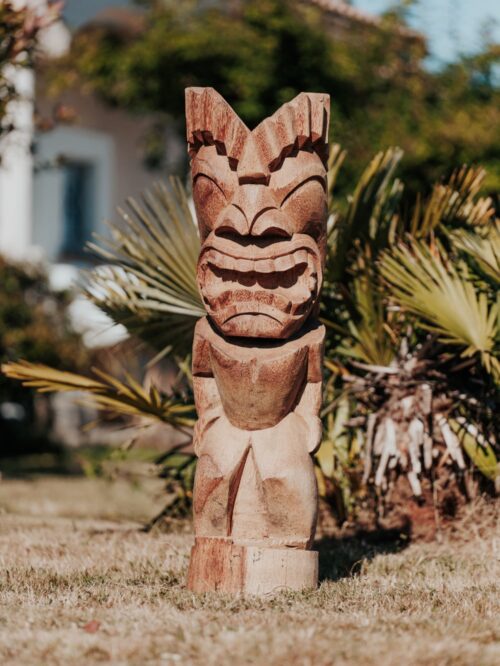 statue tiki totem extérieur intérieur polynésie bois cocotier 100cm sumbawa grossiste statue de jardin tikibar