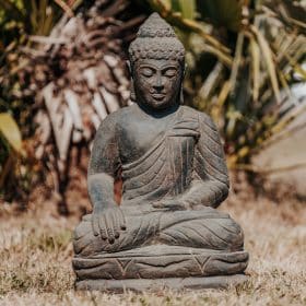 statue bouddha zen assis méditation jardin extérieur en pierre naturelle noir 50cm grossiste statue de jardin