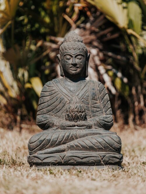 statue bouddha assis fleur de lotus méditation jardin extérieur en pierre naturelle noir antique 50cm grossiste statue de jardin