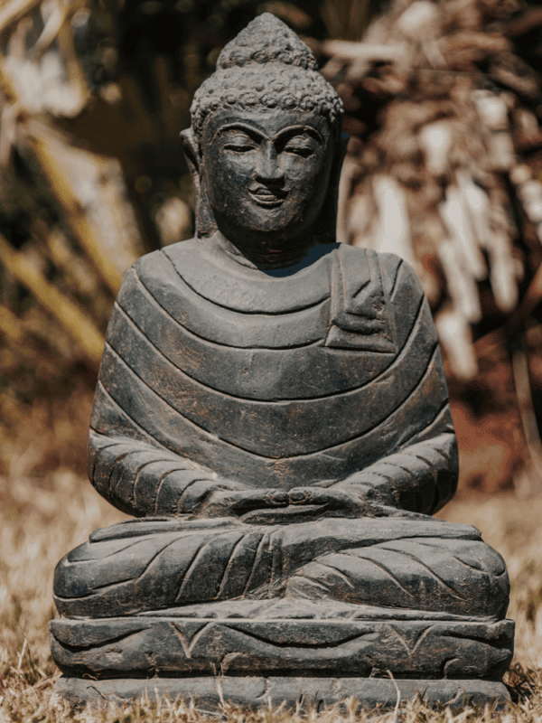 statue de jardin bouddha assis méditation extérieur en pierre volcanique noir 50cm grossiste statue de jardin