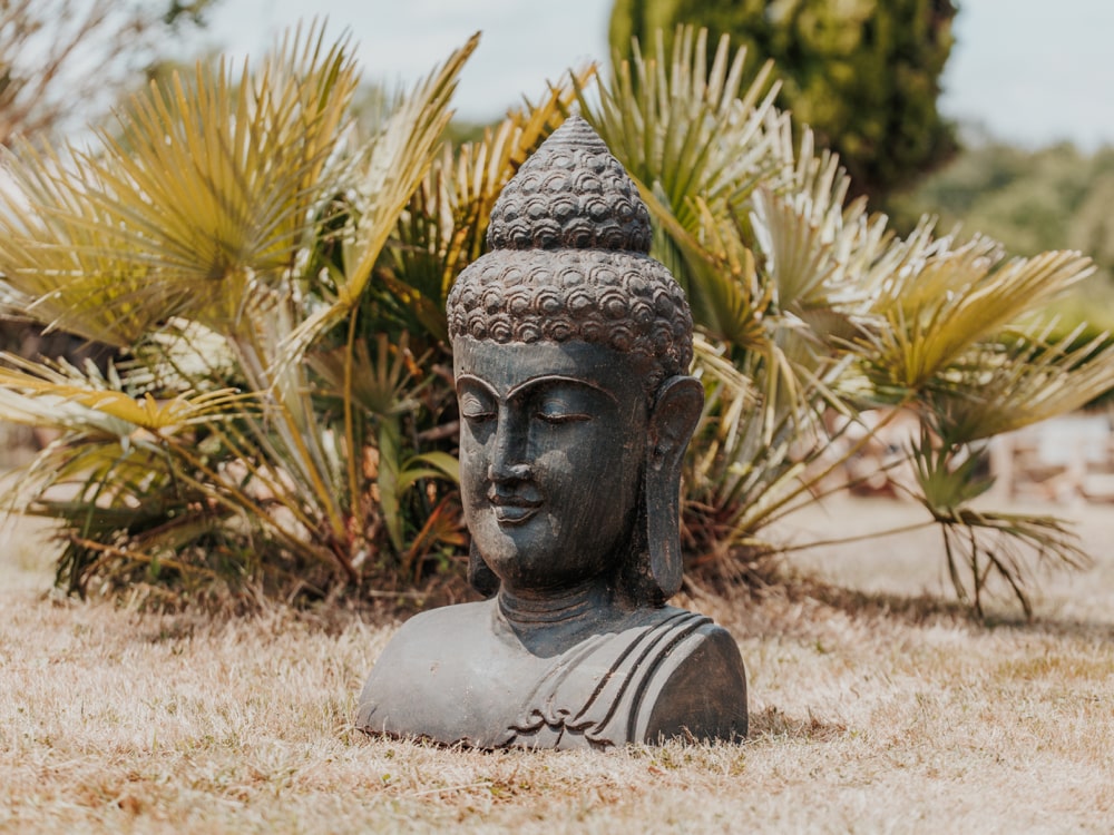 statue de jardin tête de bouddha extérieur en pierre noir sculptée 80cm