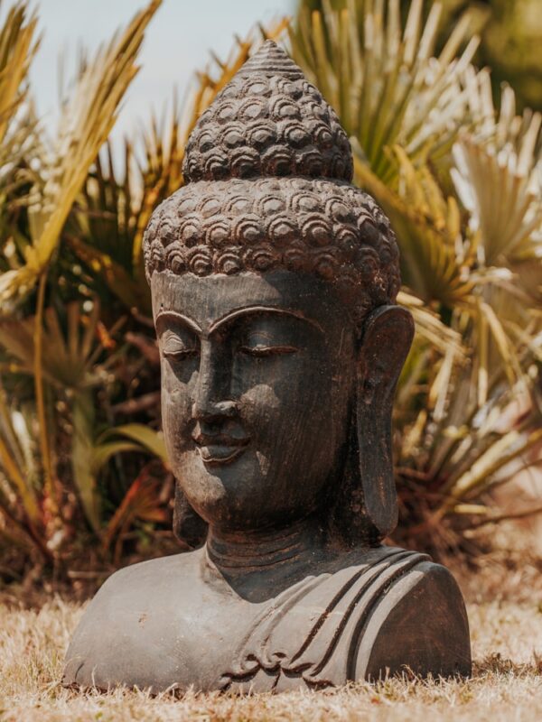 statue bouddhiste buste de bouddha extérieur en pierre noir sculptée 80cm grossiste statue de jardin