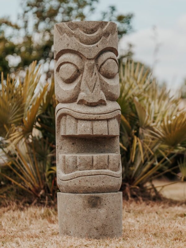 statue tiki totem tikibar jardin extérieur polynésie océanie en pierre naturelle 100cm arue grossiste statue de jardin