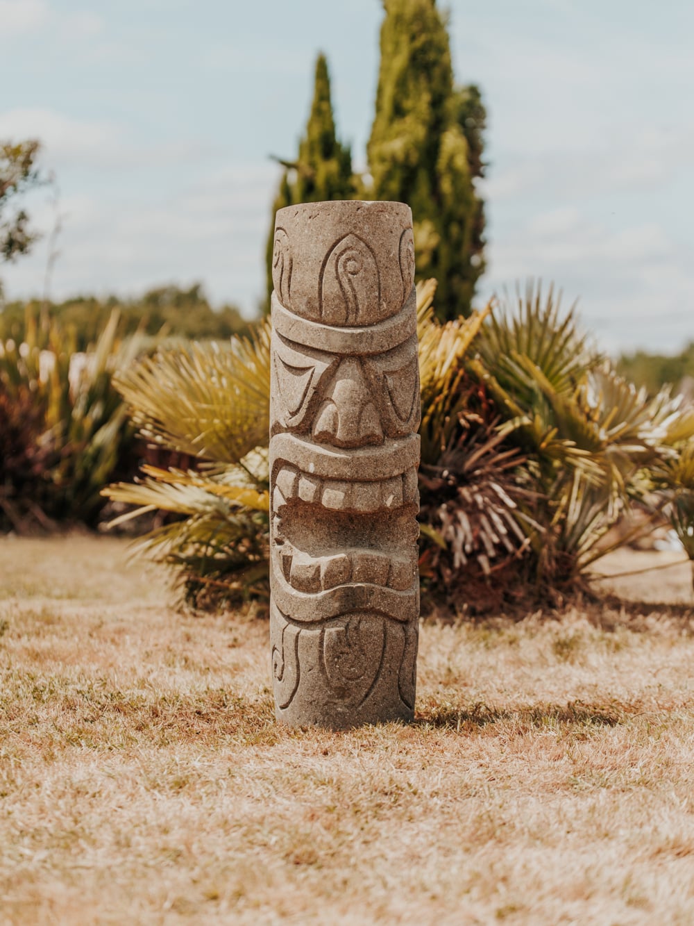 statue tiki totem jardin extérieur polynésie océanie en pierre volcanique 100cm maiao grossiste statue de jardin