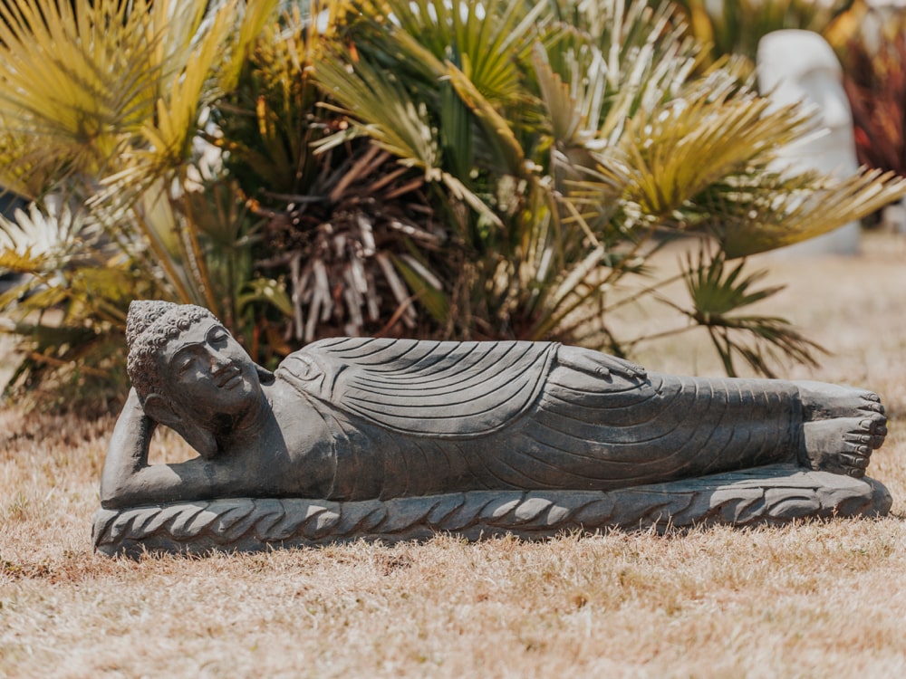 statue bouddha couché allongé jardin extérieur en pierre naturelle noir antique 120cm grossiste statue de jardin décoration