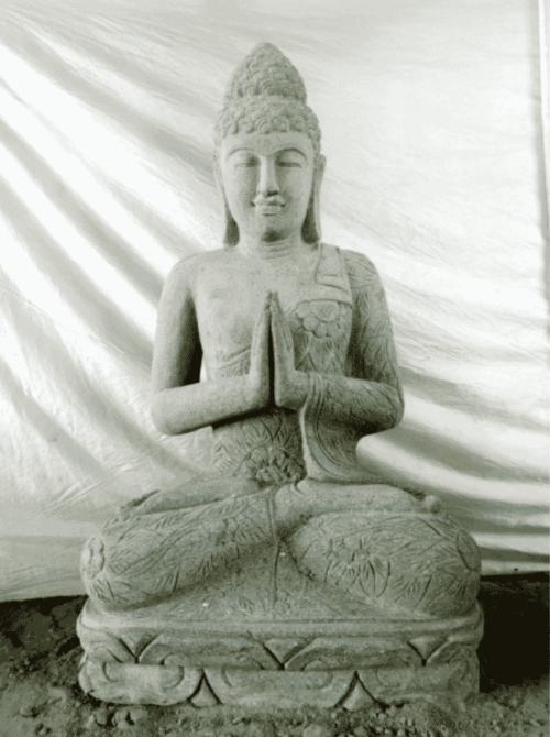 statue bouddha assis namaste robe fleurs jardin extérieur en pierre volcanique naturelle sculptée 100cm