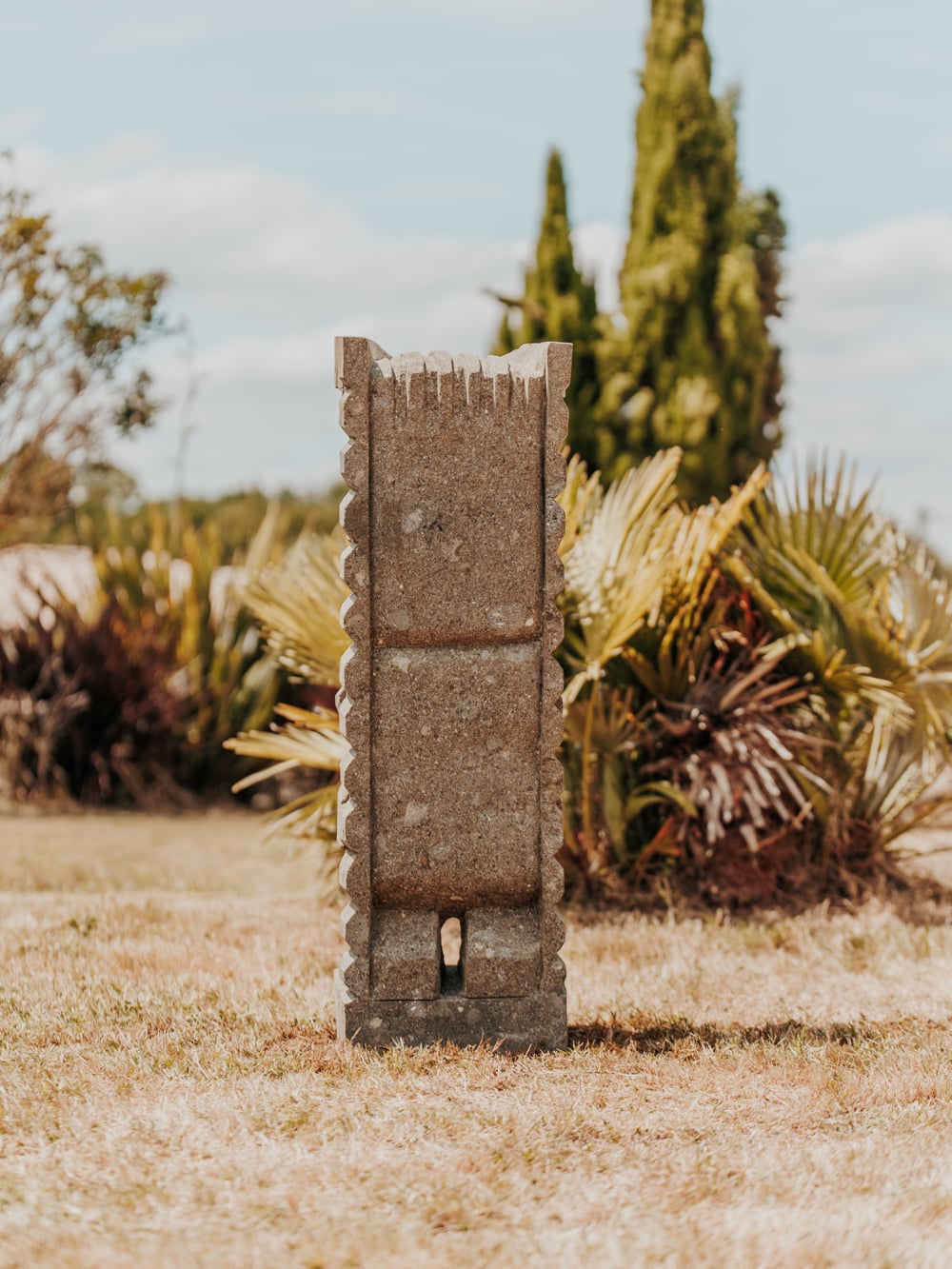 statue tiki totem jardin extérieur polynésie océanie en pierre naturelle 100cm warrior grossiste statue de jardin bordeaux
