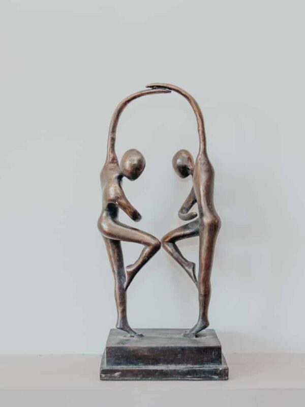 statuette statue moderne femme homme couple dansant en laiton finition bronze 29cm décoration salon