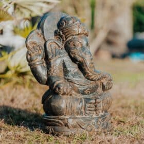 Statue ganesh assis en pierre naturelle noir 50cm