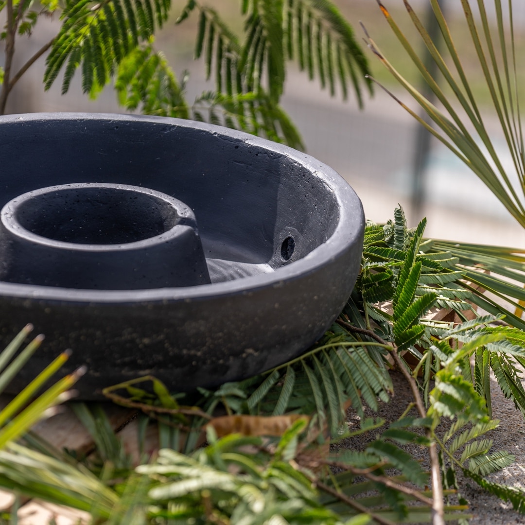 bassin rond pour fontaine jardin tête de bouddha noir antique 50cm