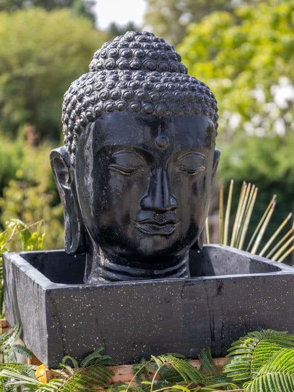 fontaine de jardin tête de bouddha avec bassin carré noir antique 75cm