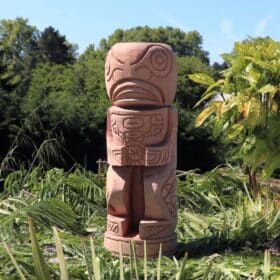 totem tiki en bois de cocotier pour exterieur 50cm morea 