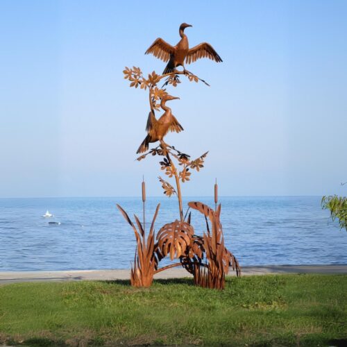 Statue couple 2 oiseaux cormorans sur végétaux en métal rouillé 270cm pour jardin