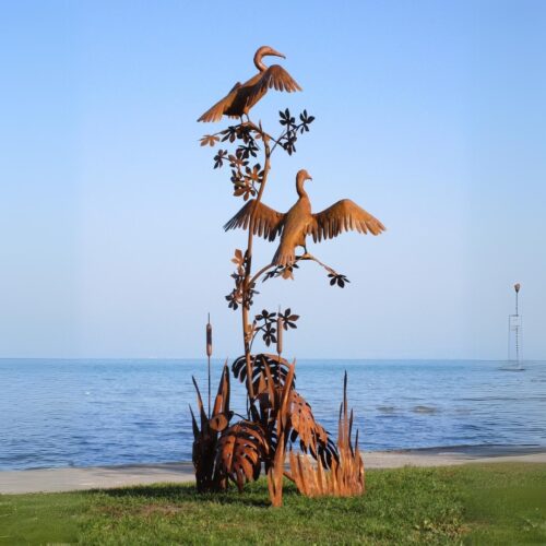 Statue couple 2 oiseaux cormorans sur végétaux en métal rouillé 270cm pour exterieur