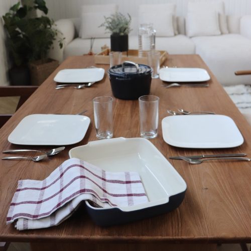 table de salle a manger en bois massif de teck recyclé 180cm 6 places rectangle coins arrondis Nora