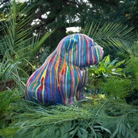 Statue buldog bleu multicolore en pierre reconstituée 41cm- profil