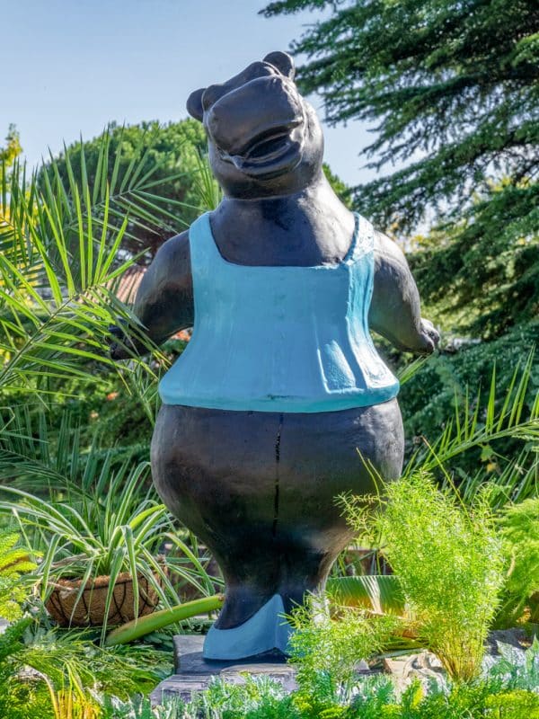 Statue hippopotame danseuse bleu en pierre reconstituée FACE