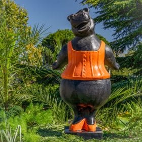 Statue hippopotame danseuse orange en pierre reconstituée FACE